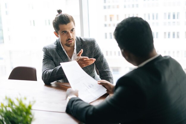 Top Benefits of Hiring a Loan Settlement Expert for Loan Negotiations